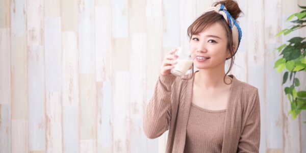 カルシウム豊富なのはどっち？牛乳と豆乳を骨粗しょう症予防の視点で比較